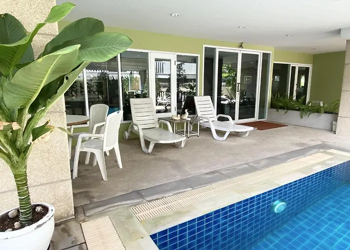 14 Place Sukhumvit Suites