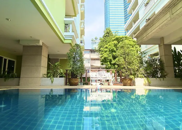 14 Place Sukhumvit Suites